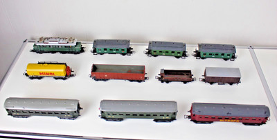 Piko/ Gützold / G. Schicht / H0 Modelleisenbahn 1 Lok + 10 Wagen / DDR Modelle