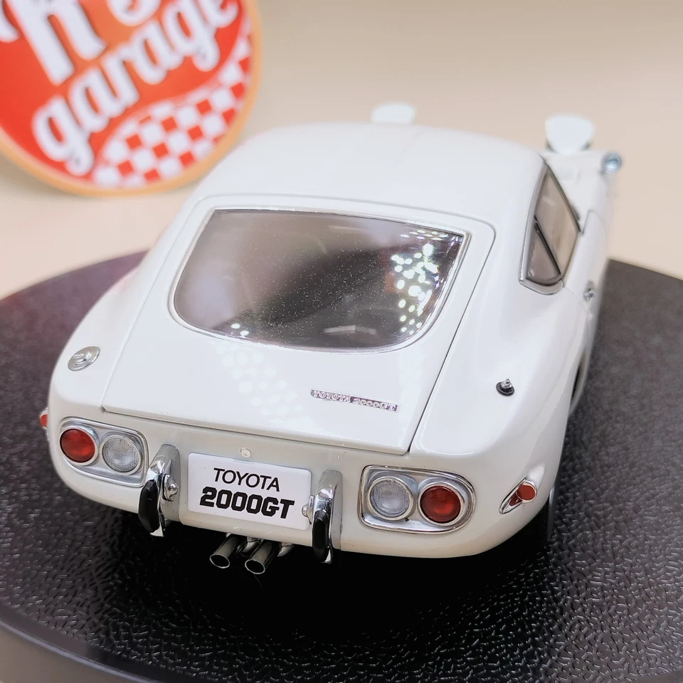 AUTOart 1/18 Toyota 2000 GT 2000GT Coupe White Upgraded 78747 Millennium - Image 4 of 4