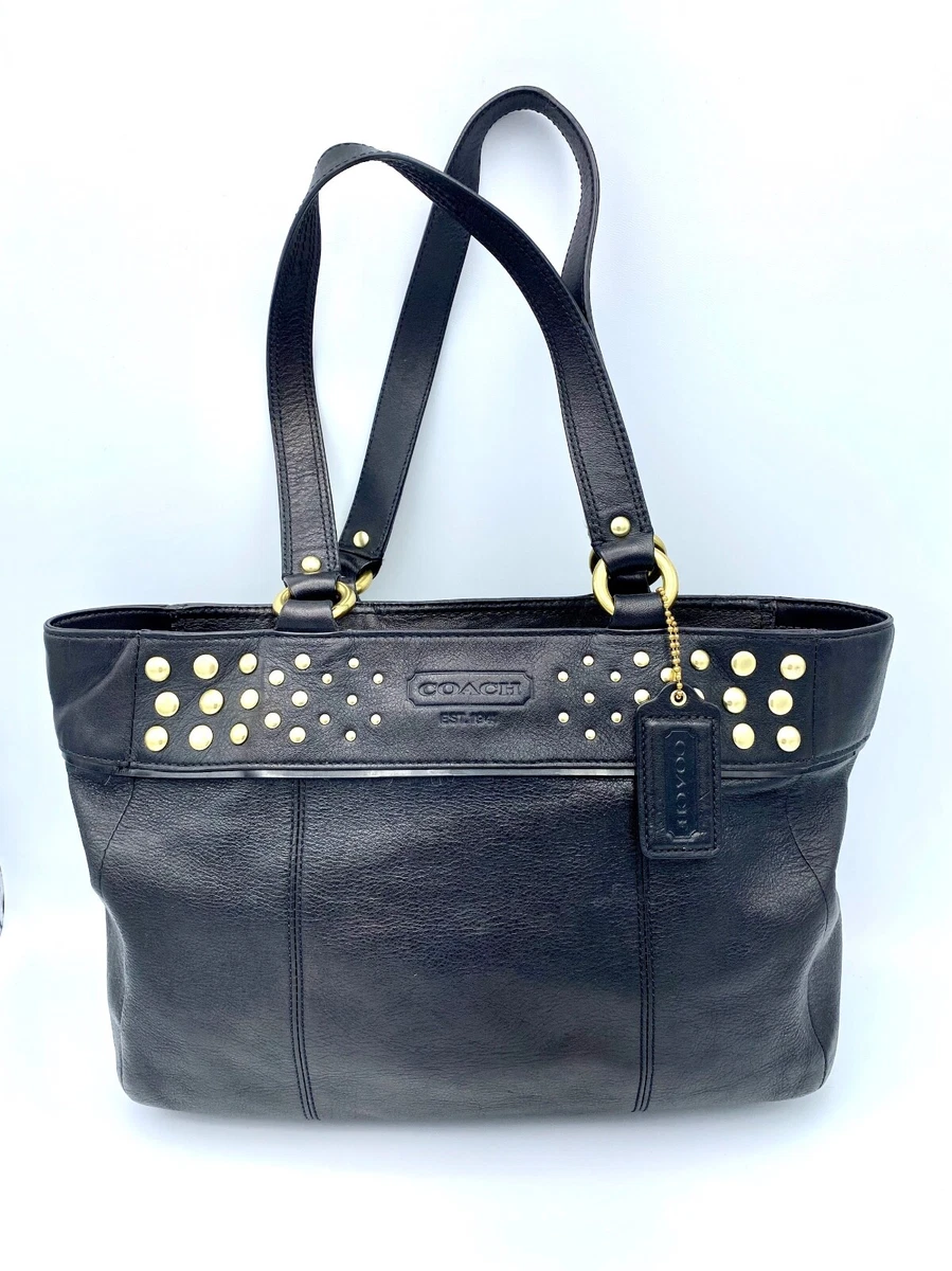 Coach black online pocketbook