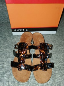 vionic radia sandals