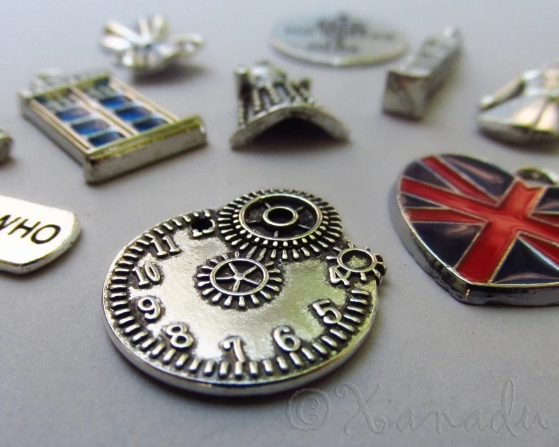 Doctor Who Venta al por mayor Tardis Dalek Union Jack dijes mezcla CM2014 - 10, 20 o 50 piezas Foto 3 de 4