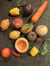 Vintage Plastic Fruit And Vegetable 14 Pieces