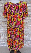 GO SOFTLY PATIO SZ M COLORFUL YOKE STYLE FLUTTER SLEEVE HOUSE DRESS/ROBE