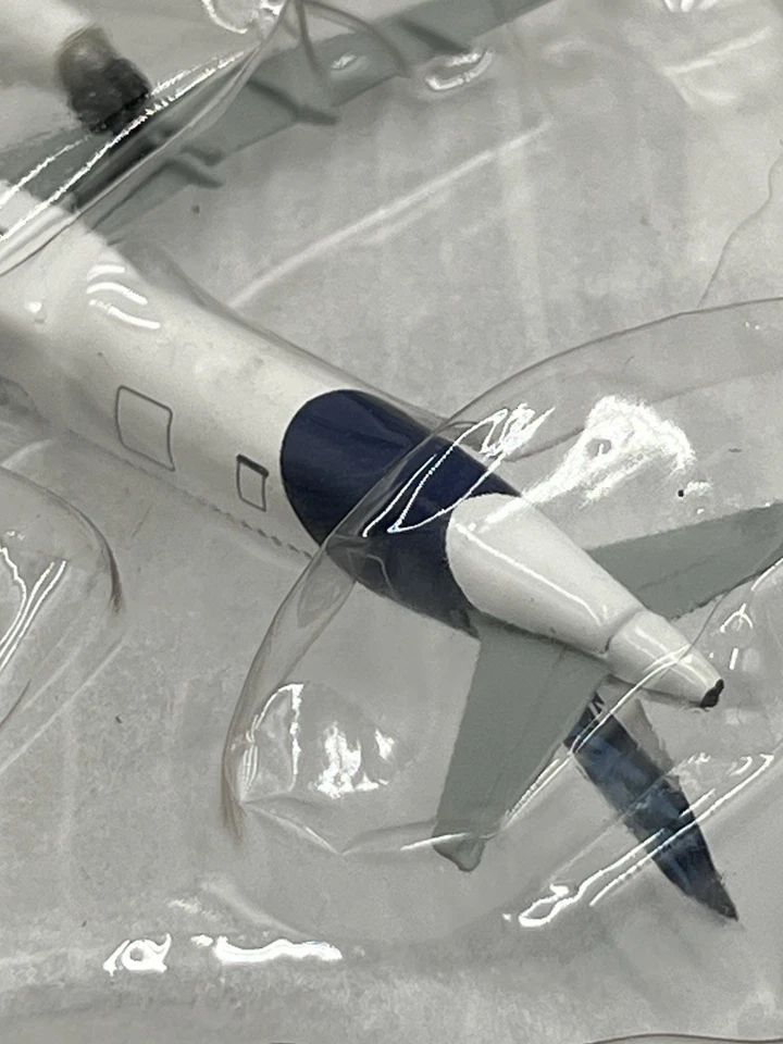 Dragon Wings 1:400 Airbus A321 (#56354-03) Factory Livery Diecast Model New - Image 4 of 4