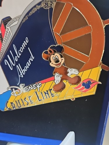 Featured Artist Disney Cruise Line Jumbo Pin Mickey and Ship in box - Picture 3 of 7