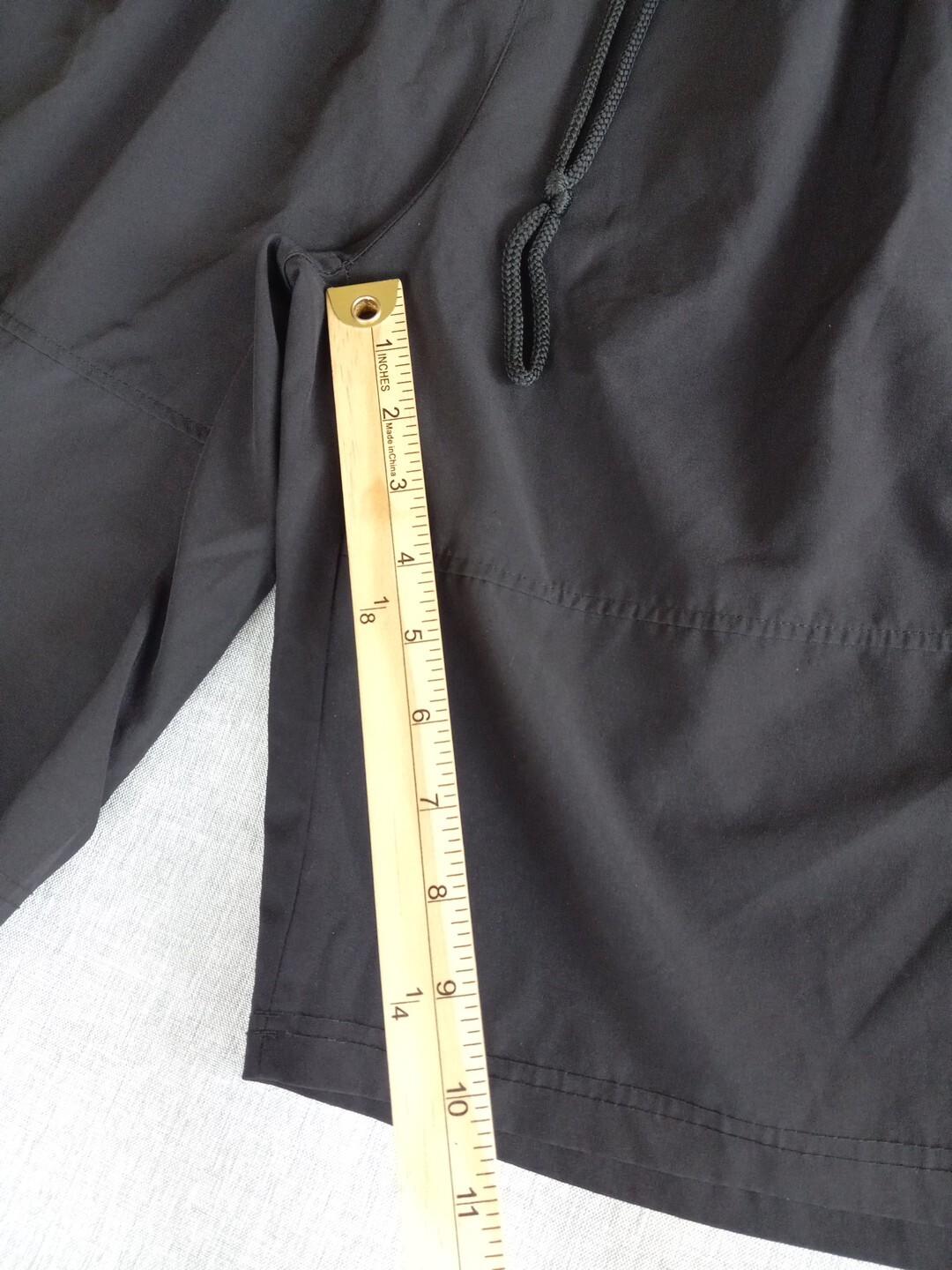 Under Armour Men's Medium Active Drawstring Stretch Waistband Vent Black Short thumbnail 5