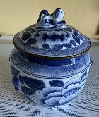 Vintage Hand Painted Thai Blue/White Porcelain Ceramic Lidded Pot. Dog figurine