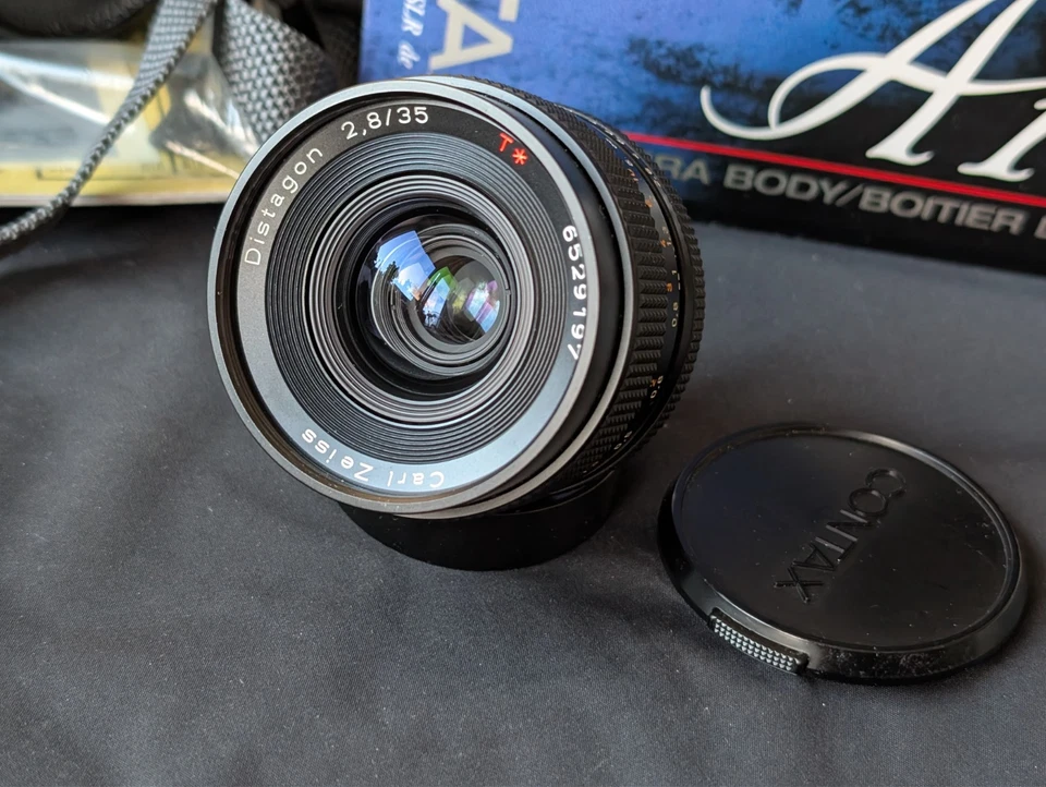 Zeiss 35mm f2.8 Distagon c/y mount (plus extras) - Image 3 of 4