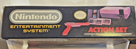 NES: Juego de acci&oacute;n - CIB - En muy buen estado - Versi&oacute;n naranja Zapper con juego, manuales e insertos