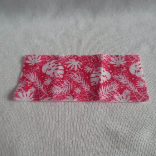 NUOVO! 2022 Barbie Sorella Chelsea La Bambola Perduta Rosa Bianco Piccolo Telo Mare - Foto 1 di 2