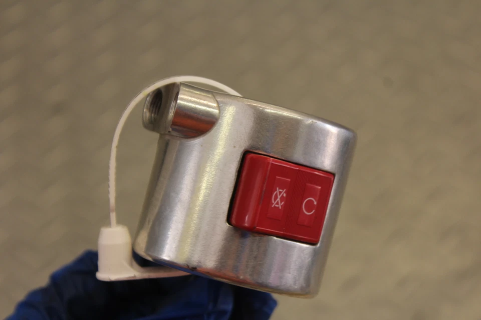 Honda Sabre 1300 VT1300CS 2010 clip derecho en mango interruptor de arranque apagado Foto 3 de 4