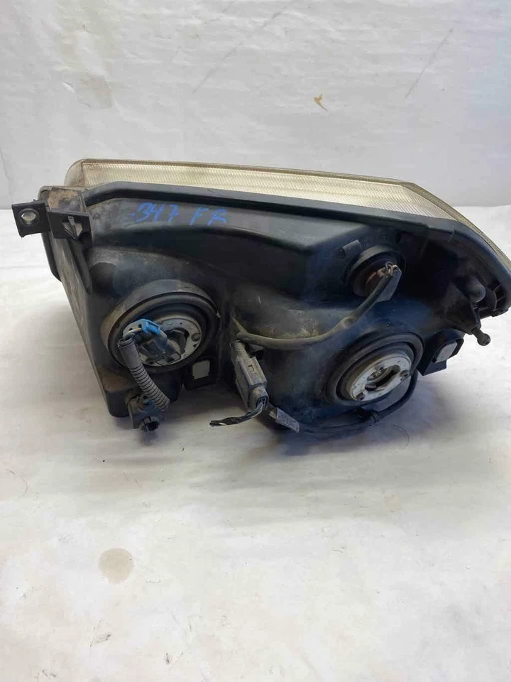 Conjunto de faros Dodge Magnum 2005-2007 fondo oscuro lado derecho del pasajero G  Foto 3 de 4