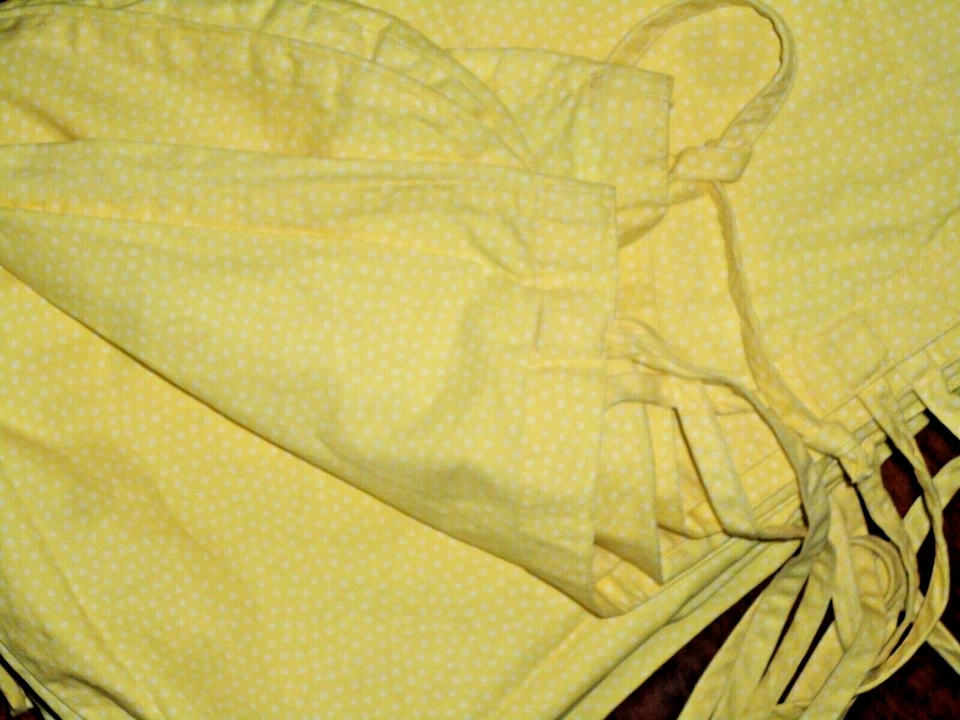 WAVERLY AMARILLO Y BLANCO PEQUEÑO LUNARES CORBATA COMPLETA EDREDÓN 76 X 84 100% ALGODÓN Foto 2 de 4