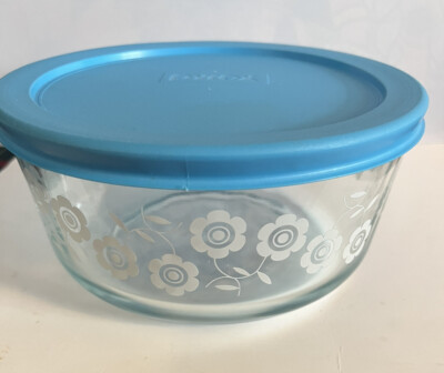 Pyrex #7201 Bowl White Flowers w Turquoise Lid