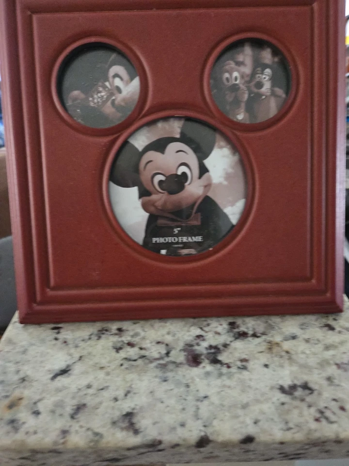 Nuevo marco de fotos en forma de 3 Walt Disney Mickey Mouse - marrón - 11x11 Foto 3 de 3