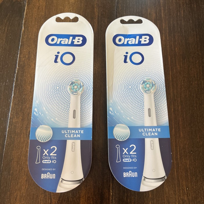 Oral-B iO Series Ultimate Clean Toothbrush Replacement Heads 2 Pack (4 Heads)