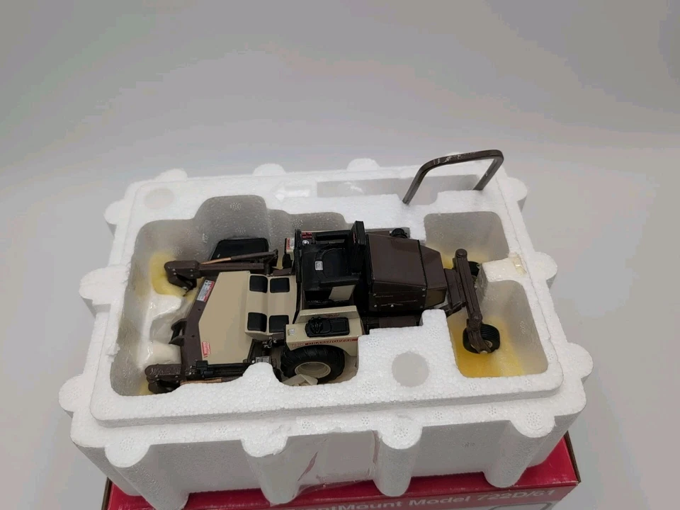 1/16 SpecCast Toy Replica Grasshopper FrontMount Model 722D/61 Mower - Image 2 of 3