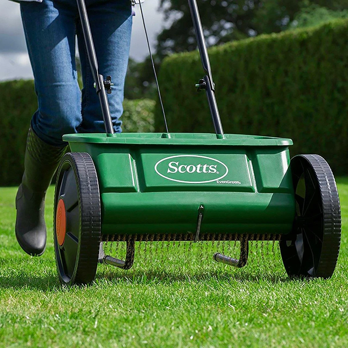 Weed and feed spreader deals