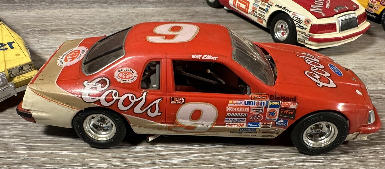VINTAGE NASCAR MODEL CAR EARNHARDT ELLIOTT WALTRIP HAVOLINE 1/2425