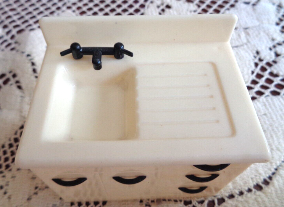 3PIECE VINTAGE RENWAL PLASTIC DOLL HOUSE FURNITURE KITCHEN SET2