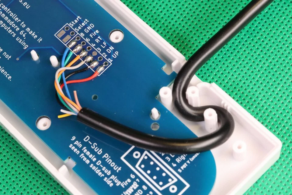 NES64 - Nintendo NES controller for Commodore 64 C64/Amiga, Ready-to-use,kit,PCB - Image 3 of 3