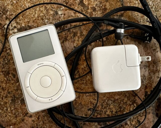 Apple iPod Classic 1st Generation Click Wheel 5gb M8541 for sale 