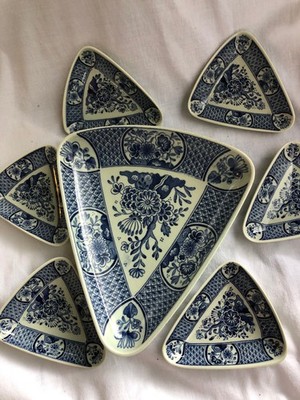 Petrus Regout Co Maastricht Dreieckige Schale ( m. kl. Chip) 6 Beilageschälchen