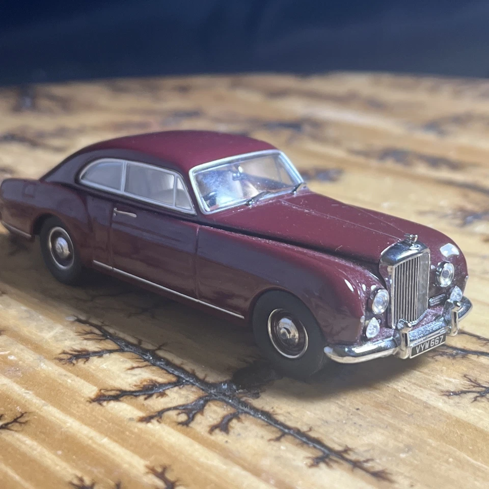 Oxford Diecast 1:43 Bentley Continental S1 Fastback-Maroon - Image 3 of 4