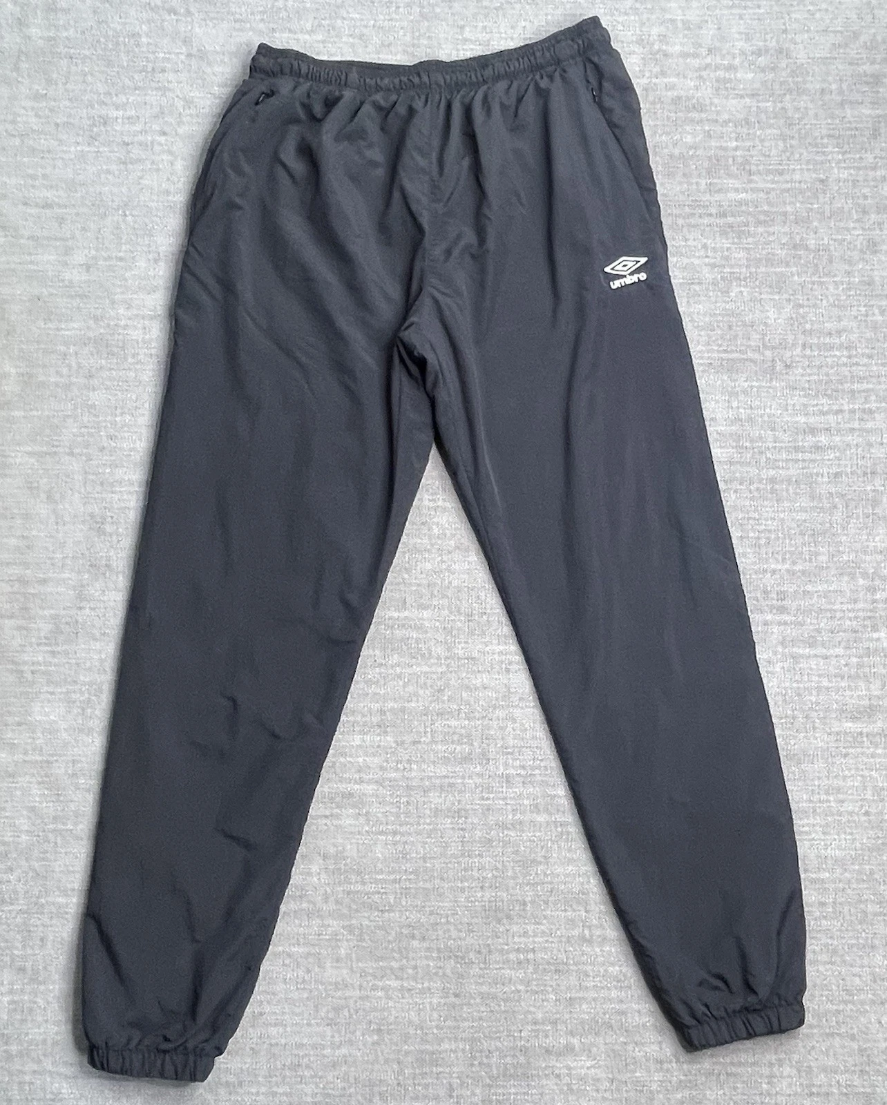 Vintage Umbro Men’s Size Large Nylon Y2K Track Pants