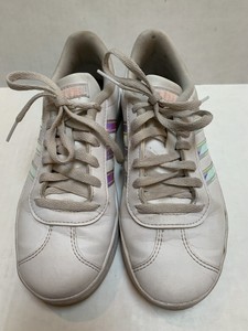 striped tennis shoes