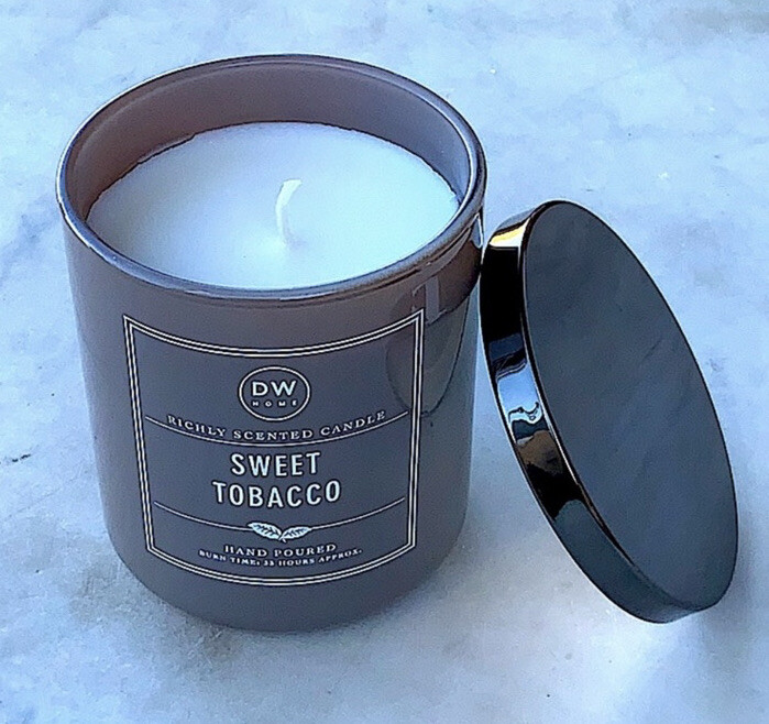 DW HOME CANDLE SWEET TOBACCO CREAM SOY WAX 33 HRS RICHLY SCENTED 1 WICK