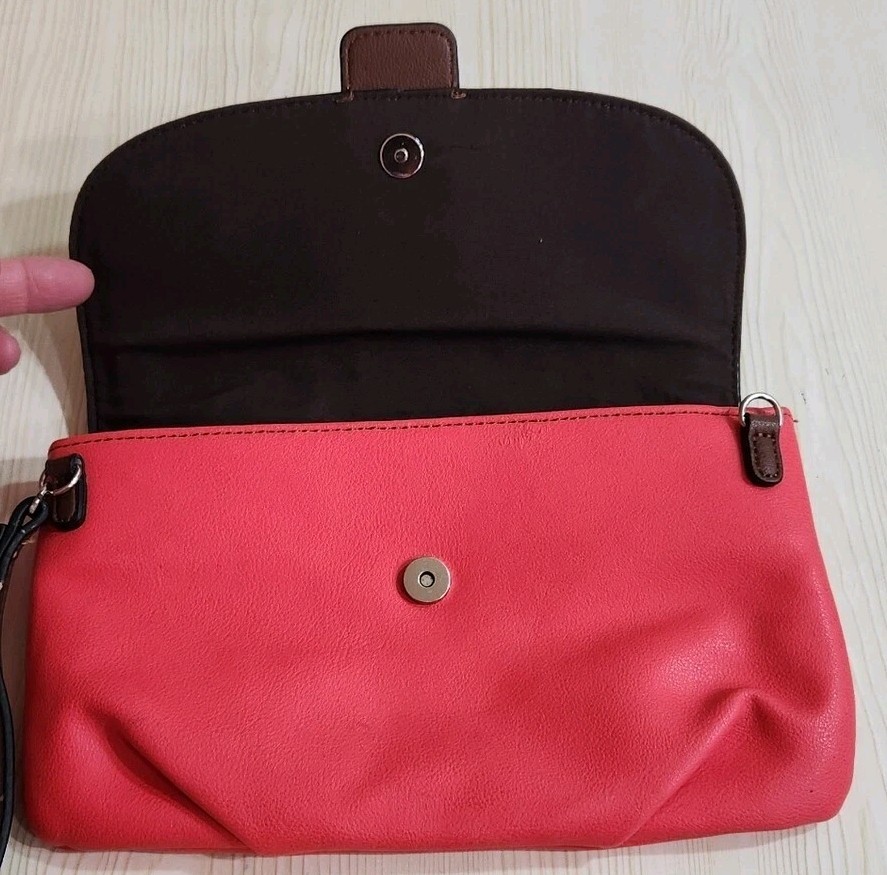 Chaps Women’s Red Brown Wristlet Clutch Wallet Zip Pouch image 3