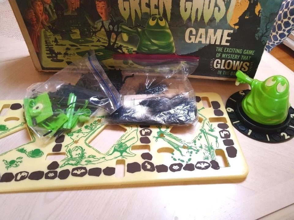Vintage 1965 Green Ghost Glow In the Dark Board Game Transogram Mostly Complete - Image 3 of 4