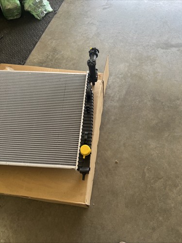 2015 Jeep Grand Cherokee 3.6L V6 Radiator New - Picture 2 of 13