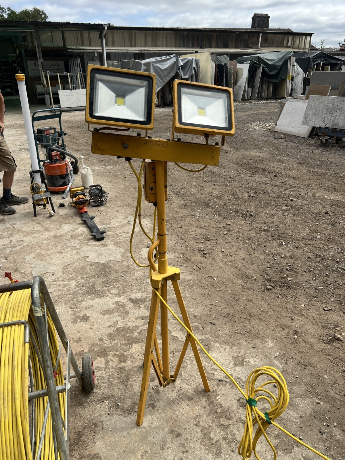 110v LED worklight