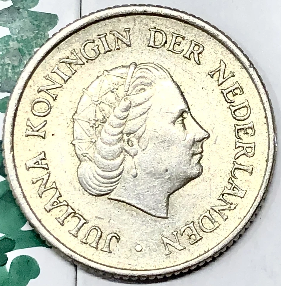 Netherlands Antilles Coin Lot - 1967 1/4 Gulden , 1963 1/10 World Silver Coin - Image 3 of 4
