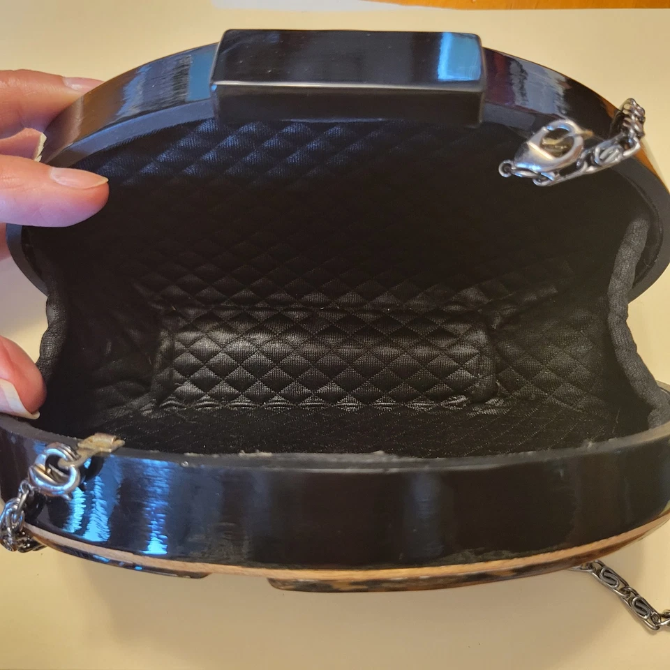 Bolso sin asas Lucite acrílico y madera con estampado de leopardo con cadena plateada extraíble cartera bidireccional Foto 3 de 4