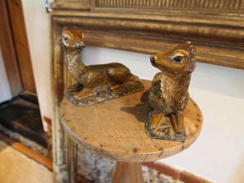 Pair of folk art carved limewood Swiss black forest fawns c1900 - Picture 6 of 11