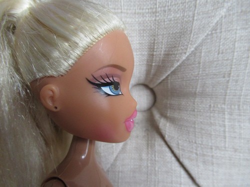 Bratz Doll Cloe Spring Break Occhiali da Sole Rosa Stella Spazzola Scarpe Coppia Sandali - Foto 10 di 12
