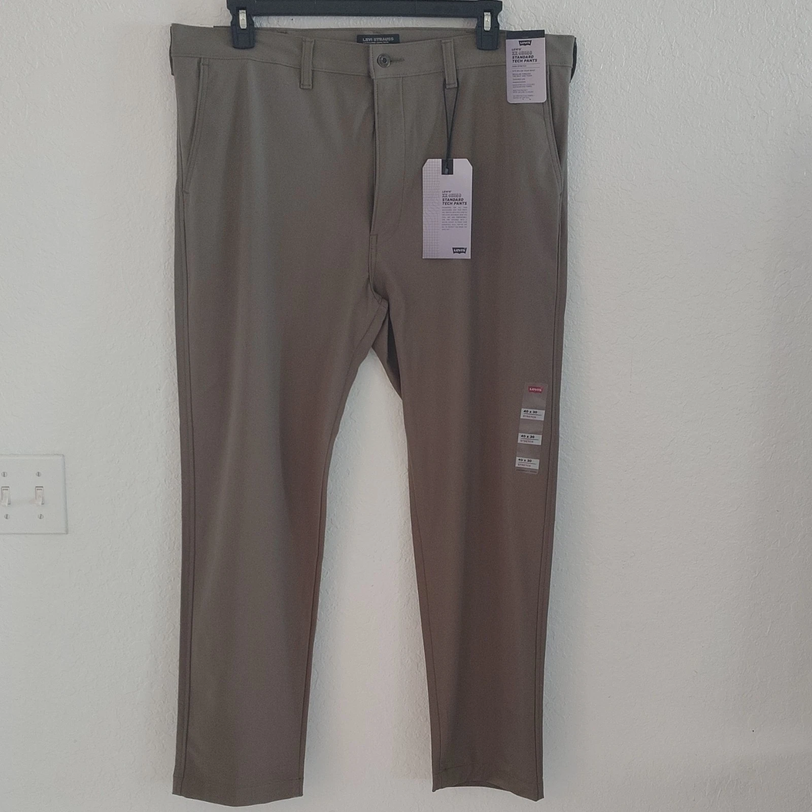 Levi's Khaki Chino Pants Men’s Stretch UV Protection Tapered Leg