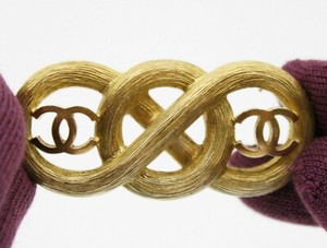 Authentic Authentic CHANEL Gold Plated Infinity CC Logo Brooch