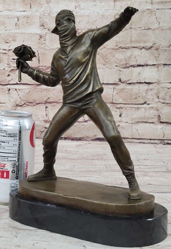 Handmade BRONZE Flower Thrower Statue by Banksy Unknow Artist Gift Figure - Picture 2 of 10