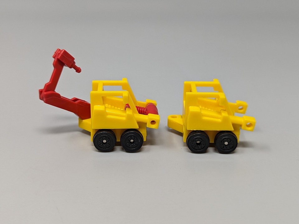 1996 Hot Wheels Mega Rig Caterpillar Construction Work Site Playset