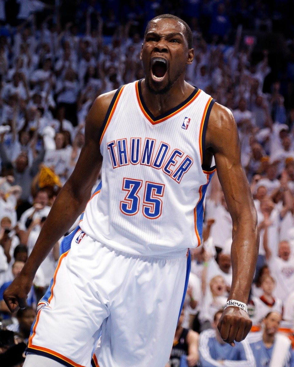 Kevin Durant on Court Scream Oklahoma City Thunder 8x10 NBA