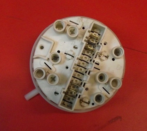 Waschmaschine ZANUSSI FC1200W Druckschalter