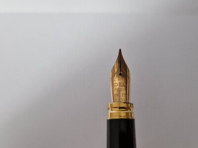 Waterman Ideal Nib 18k-750-Black and Gold-Made in France-Fountain