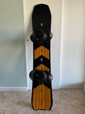 Bataleon Snowboard Camel 2 157; Great Condition 