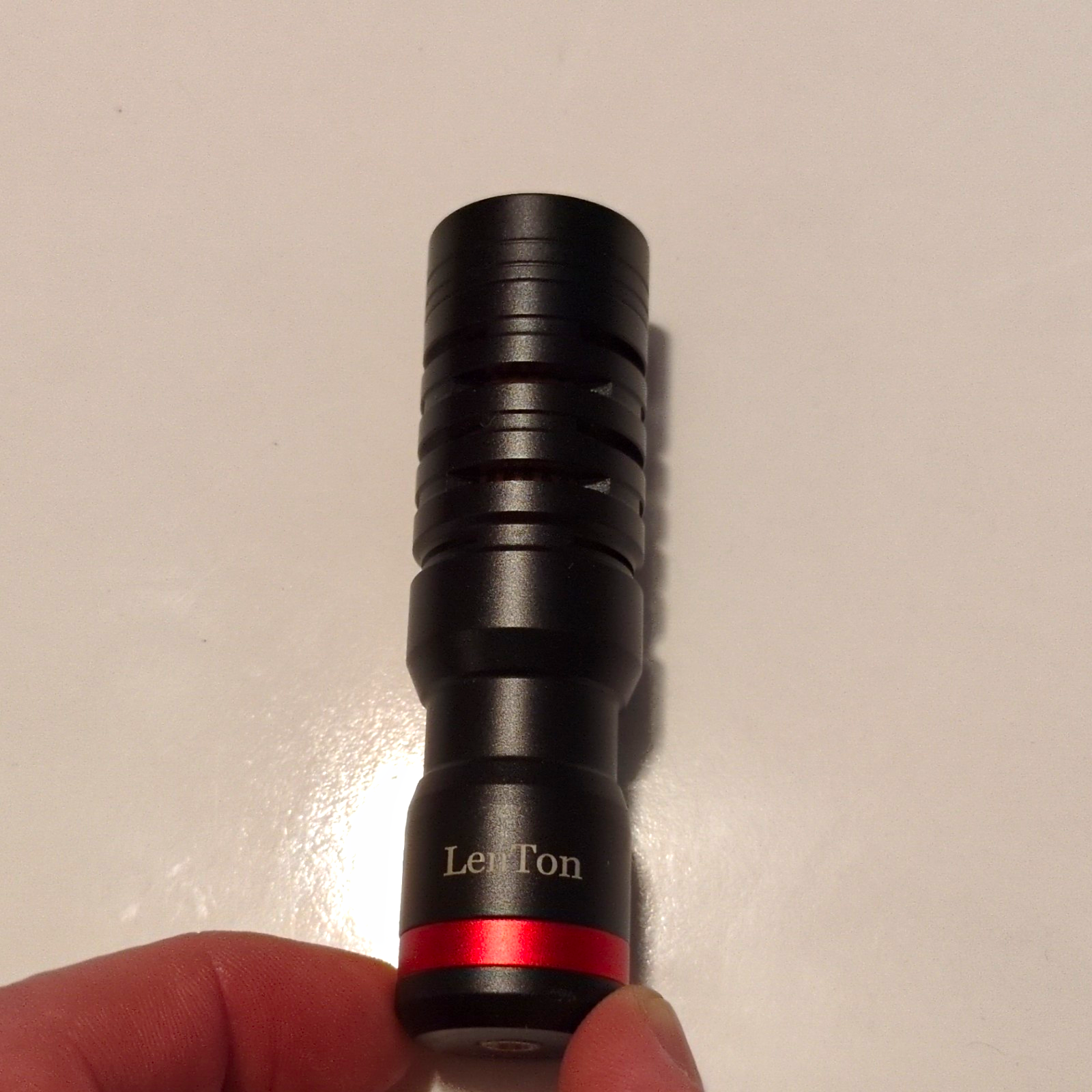 LenTon Smart Mic Condenser Clip-On Phone/Camera Mic 3.5mm TRS Black/Red UNTESTED