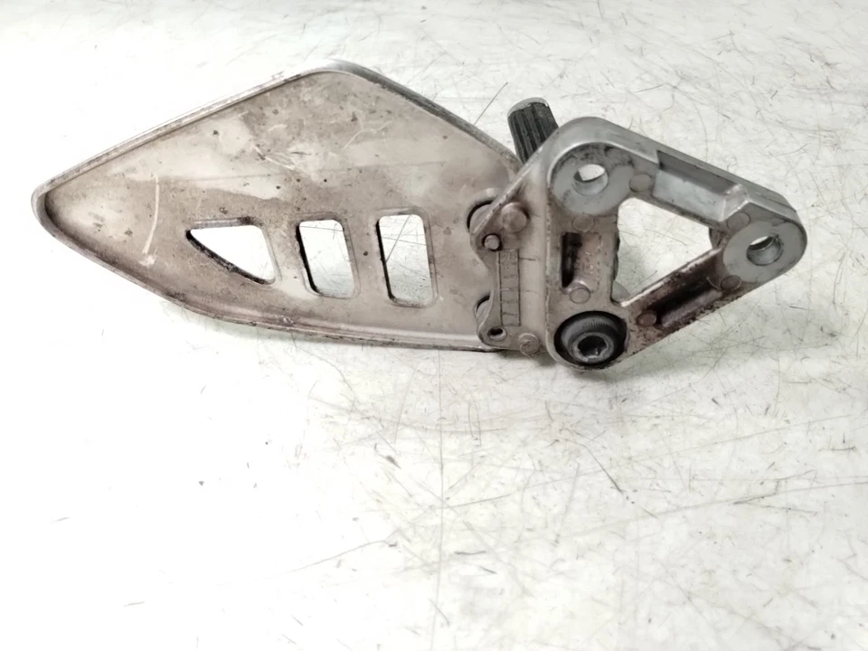 Soporte de montaje de clavija de pie delantero izquierdo Suzuki SV650 S 2001 Foto 3 de 4