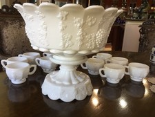 Westmoreland milk glass Grape punch bowl set vintage, 12 Cups